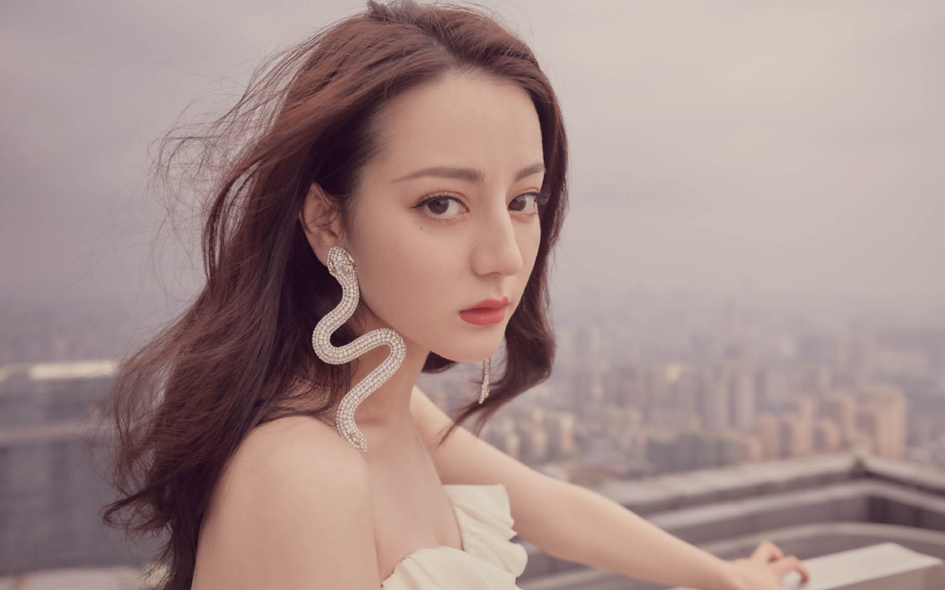 KAIYUNAPP-“西甲明星连续得分，带队冲击榜首宝座”，西甲足球明星